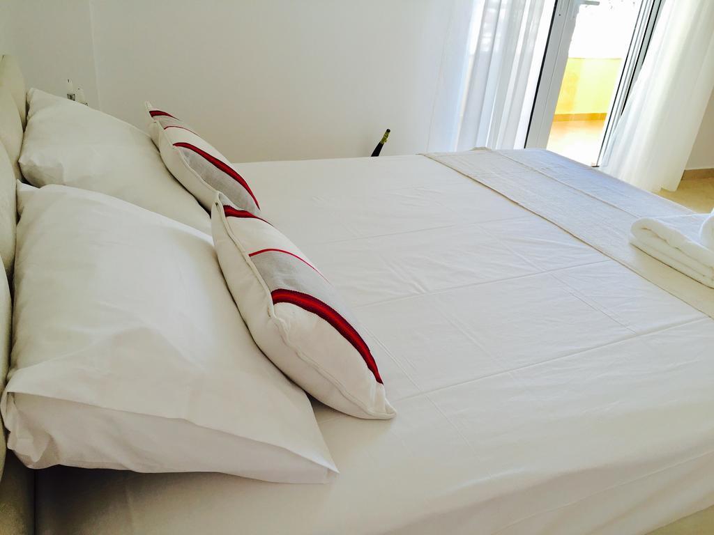 Sea And Sun Apartments Sarandë Habitación foto
